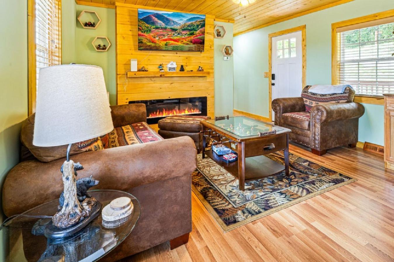 Brand New Tiny Cabin! A Bearly Adventure เซอเวียร์วีล ภายนอก รูปภาพ